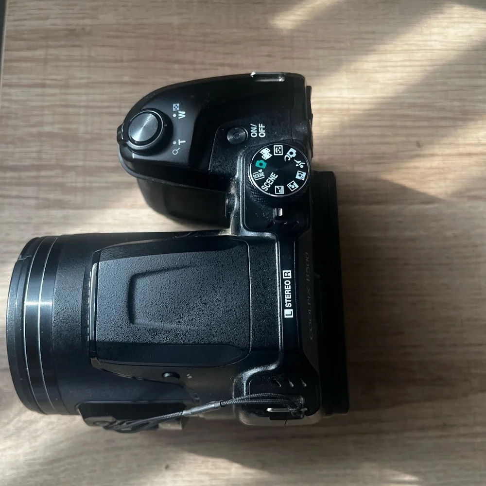 Nikon black 16mp